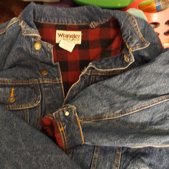 Wrangler Blue Denim Jacket with Red Plaid Lining - Picture 1 of 8